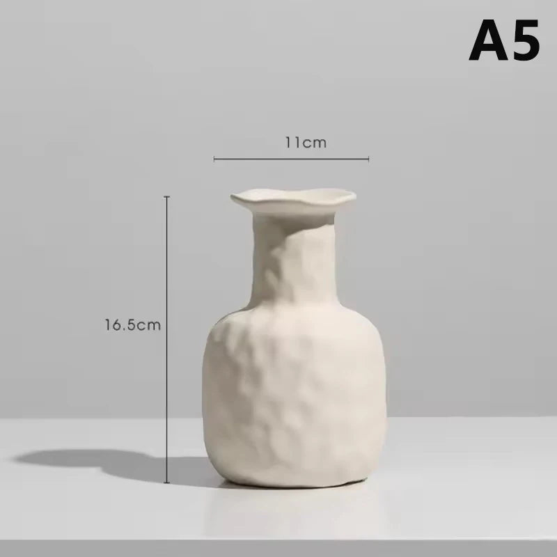 Ceramic Art Vase – Elegant Decorative Accen