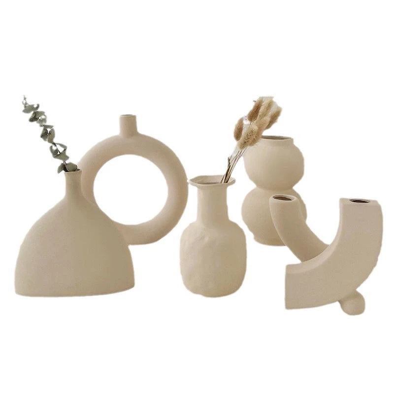 Ceramic Art Vase – Elegant Decorative Accen
